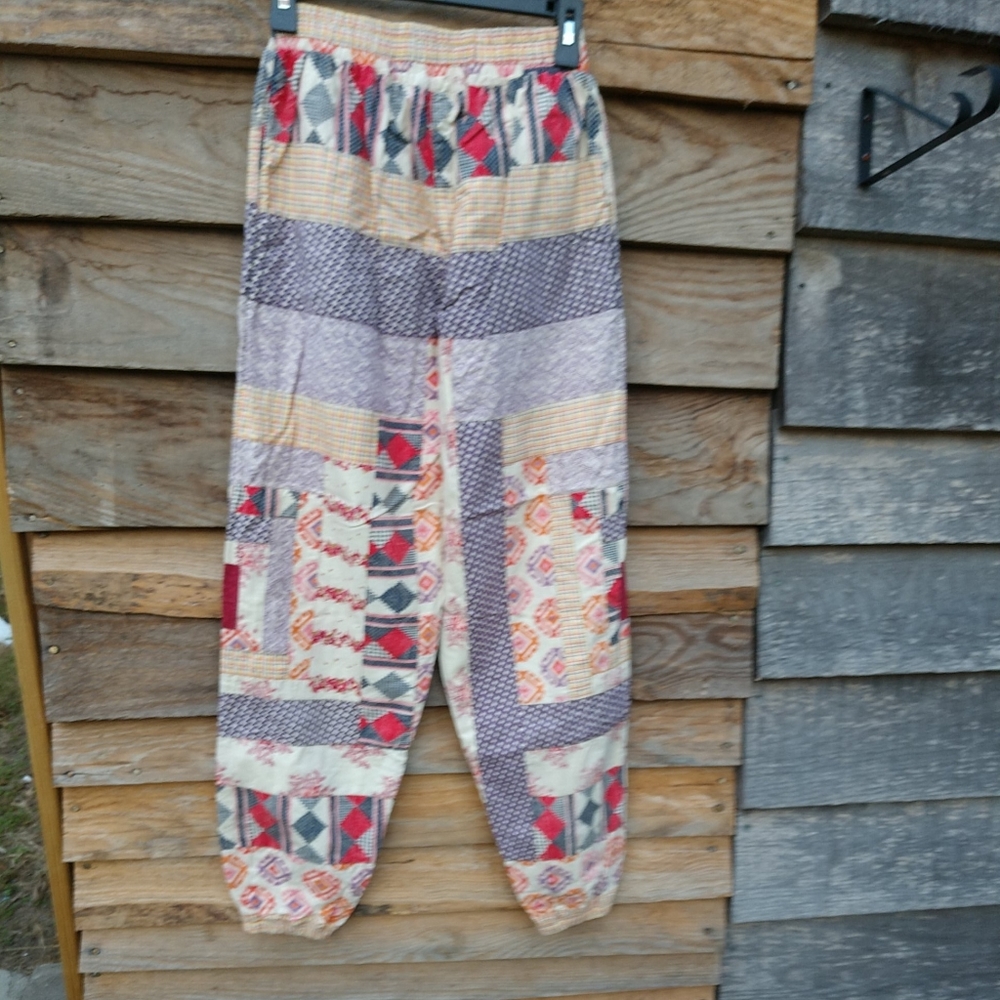 ๐ Urban Outfitters Kimchi Blue Patchwork Summit TRK Pants Small - Picture 15 of 16
